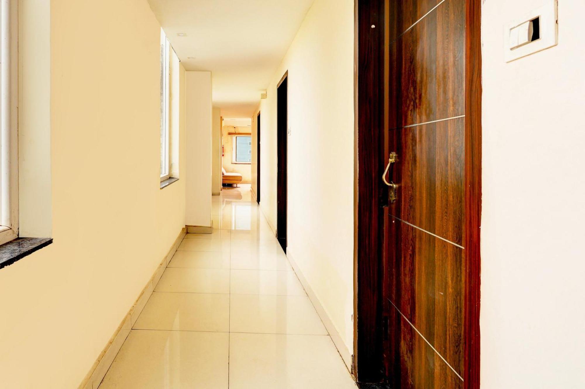 Super Hotel O Mahanadu Formerly Akshaya Bheemas Vijayawāda Exterior foto